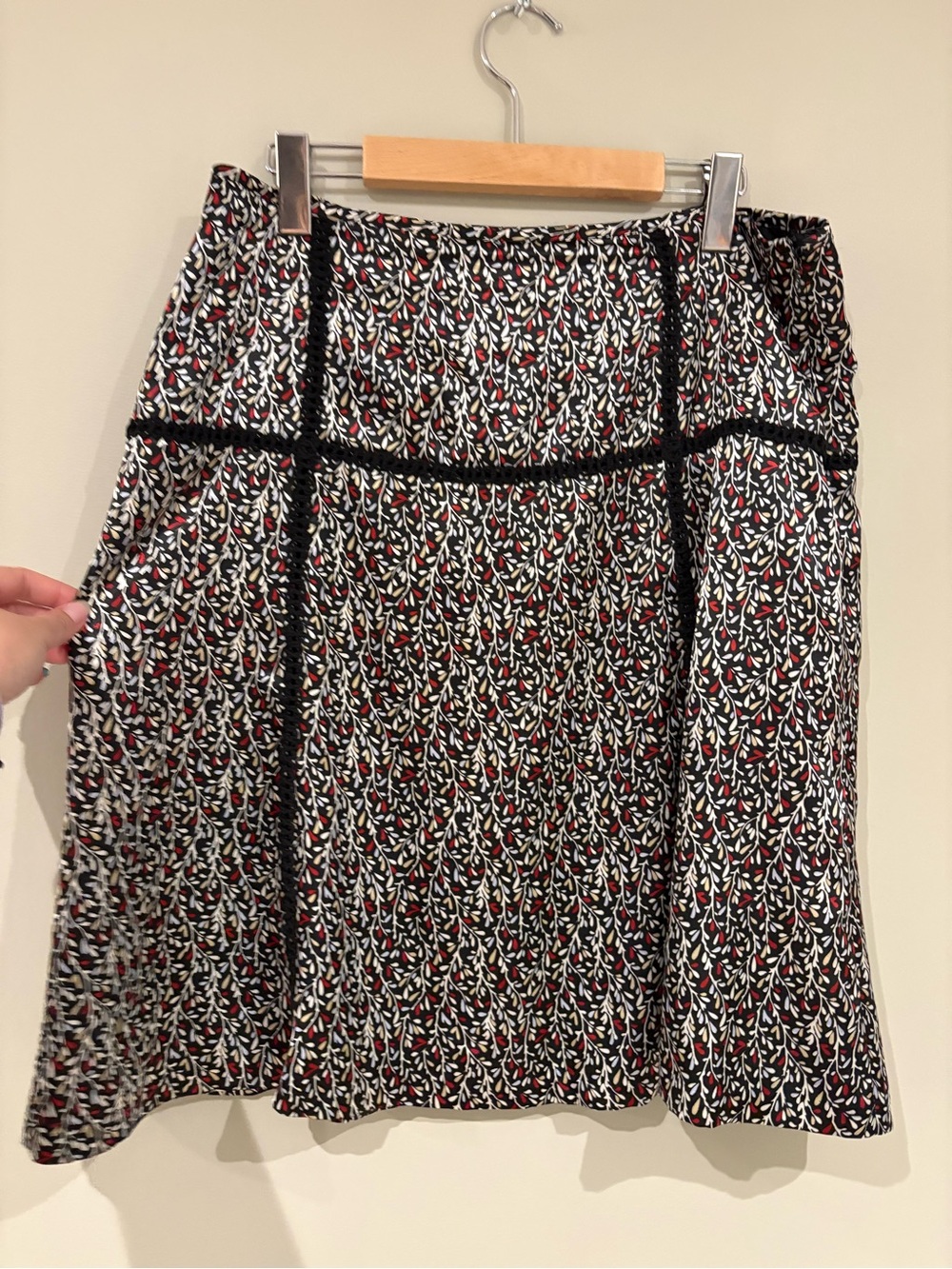 Y2K Jessica Black Floral A-Line Skirt with Red and White Leaf Print Fairy - Picture 6 of 9